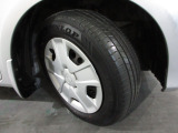 タイヤは ダンロップ   2024年製がついています。他にも見たいところ、知りたいことなどございましたらお気軽にお問い合わせくださいませ。 専門スタッフが丁寧にお答えいたします。
