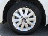 足元は純正14インチアルミホイール装着です