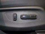 【パワーシート】メモリー機能付きパワーシート装備車です。電動でシートが動きます、高級感がありとても便利な機能です!