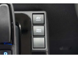 EVモードは電気モーターのみを使って走行するモードです。深夜の住宅街、屋内駐車場でエンジン騒音や排気ガスを気にすることなく走行できます。