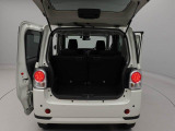 後ろのドアが大きく開くので、荷物が出し入れしやすく積み込みやすいです。大きめの荷物でも大丈夫♪