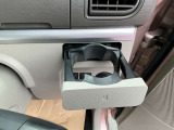 運転席・助手席にドリンクホルダーが付いてとっても便利です。
