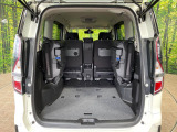 後席を格納すると、これだけの広さが!シーンに合わせたシートアレンジで、大きな荷物も積むことが出来ます♪