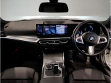 ☆センターパネルを運転席側に僅かに傾けたBMW独特のインパネ☆【駆け抜ける歓び】はここからもスタートしております☆