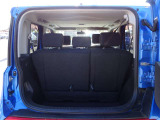 【ラゲッジスペース】しっかり容量が確保されていてます。バックドアも大開口で荷物の出し入れがしやすいです♪