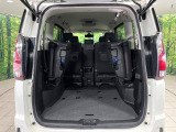 後席を格納すると、これだけの広さが!シーンに合わせたシートアレンジで、大きな荷物も積むことが出来ます♪