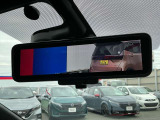 インテリジェント ルームミラーは、車両後方のカメラ映像をミラー面に映し出すので、車内の状況や、天候などに影響されず、いつでもクリアな後方視界が得られます
