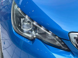 ●LEDヘッドライト:夜間走行時も良好な視界を確保し安心して運転できる高輝度LEDヘッドライトを装備!点灯速度が早く、消費電力も抑えられています。