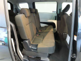 リヤシートも広々としています。
