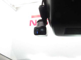 ドライブレコーダー☆いくら安全運転をしていても、事故に巻き込まれることもあります。万が一のときに証拠として使えるドライブレコーダー純正オプションで4万円ほどかかるものが付いています!