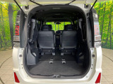 後席を格納すると、これだけの広さが!シーンに合わせたシートアレンジで、大きな荷物も積むことが出来ます♪