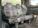3列目シートはもちろん状態良好☆大人でもゆったりと座って頂けますので、大人数でのお出かけもラクラクです♪ご家族で、気の知れた仲間で、ドライブに行くのが楽しみですね♪