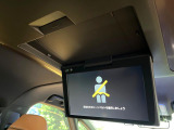 【フリップダウンモニター】大画面モニターで後席でもエンタメをお楽しみいただけます。小さなお子様にも大人気の装備です♪