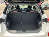トランク(荷室)です!セカンドシートを折りたたむと長い荷物も収納できます。
