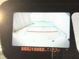 【バックカメラ】あると便利なバックカメラ装備!駐車時に後方がリアルタイム映像で確認できます。立体駐車場や夜間の車庫入れ時に大活躍!運転スキルに関わらず、今や必須となった装備ですね♪
