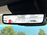 【デジタルインナーミラー】後席の大きな荷物や同乗者で後方が確認しづらい時でも安心!カメラが撮影した車両後方の映像をルームミラー内に表示。クリアな視界で状況の確認が可能です!