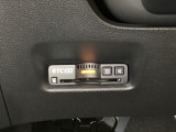 ハンドルの左下にETC2.0がついています。高速道路の料金所の通過も楽々です。 カードの取り出しもしやすい場所についています。