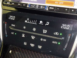 【オートエアコン】お好みの温度に設定して頂くと、車内の温度を自動調整♪快適にクルマの中を過ごして頂けます。