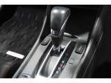 扱いやすい位置に配置されたフロアオートマチックです☆CVTを採用で滑らかでスムーズな走りが楽しめますよ♪