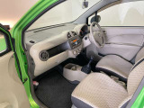 助手席も極端な使用感などなく綺麗な状態です!匂いなど気になる方は是非ご来店ください!!
