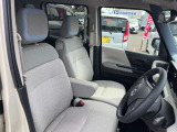 しっかりとした造りのシートで運転も快適に♪