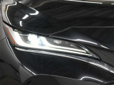 「アダプティブハイビームシステム(AHS)」が装備。LEDの配光範囲を細やかに制御し、先行車や対向車に光が当たる部分だけを自動的に遮光するので、ハイビームでの走行頻度がより向上します。