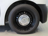 純正のスチールホイール+センターキャップ装着車です。