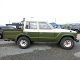 ランドクルーザー60をベースにしたピックアップトラックになります!走行距離8000Km!グリーンとホワイトのツートンカラーでオシャレに決まってます!エンジン・ミッション等機関良好です!