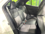 後部座席も気になるようなキズ・汚れやへたり等、大きなダメージはなく、良好な状態です。