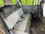 後部座席も気になるようなキズ・汚れやへたり等、大きなダメージはなく、良好な状態です。