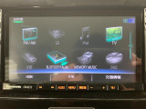 【ナビ】TV CD/DVD再生やBluetoothオーディオなど多彩なメディアに対応したメモリーナビを装備しています。