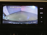 バックギアに入れると、このように後方が映し出されます!駐車の際とても安心!便利!最終確認はご自身の目と耳で必ず行ってください!