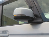 ■サイドミラーにもウィンカーが付いているので、歩行者などの視界に入りやすくなり安全です♪
