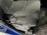 痛みの出やすい運転席シートの角、フロアマット、座面、ともに良好です