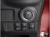 ボタンでエンジン始動が可能な、プッシュスタート機能搭載!もしもの時の、盗難警報装置イモビライザーも同時に装備されております! キーレスのボタン、もしくは、ドアハンドルのスイッチセンサーで開閉可能です!