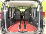 後席を格納すると、これだけの広さが!シーンに合わせたシートアレンジで、大きな荷物も積むことが出来ます♪