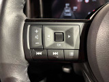 ハンドルの左側はナビの操作スイッチです☆ボリューム曲送りなど使い勝手が良いです☆