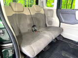 後部座席も気になるようなキズ・汚れやへたり等、大きなダメージはなく、良好な状態です。