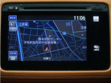 バックカメラ搭載です!車庫入れが苦手な人はもちろん、車両感覚に自信がある人にもお勧めです!見えない箇所が見えるようになるので、低い障害物や隠れてしまっている子供の存在等にも気付く事が出来ます。