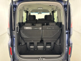 広々としたカーゴスペース。週末のお買い物や長期旅行のたくさんの荷物も積載できます。