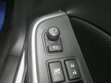 電動格納ミラー! スイッチひとつでミラーを畳めます。