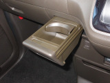 運転席と助手席の間にはドリンクホルダーがあります。取りやすい位置にありますからドライブも楽しくなりますね!