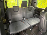3列目シートはもちろん状態良好☆大人でもゆったりと座って頂けますので、大人数でのお出かけもラクラクです♪ご家族で、気の知れた仲間で、ドライブに行くのが楽しみですね♪