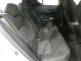後部座席も比較的状態がよく汚れ等はありません。