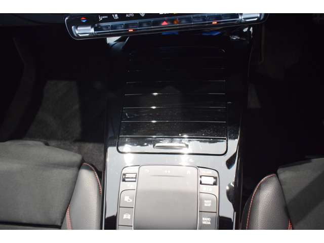 メルセデス・ベンツ CLAクラス CLA180 AMGライン の中古車詳細 (29,000