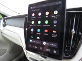 Google搭載のボルボなら、車内にいながら多彩なデジタルライフをお楽しみいただけます。Google Playから必要なアプリをダウンロードして、有意義な移動時間を楽しみましょう。