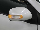 サイドターンランプ付きドアミラーです。