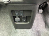 運転席と助手席シートには寒い日に重宝するシートヒーターを装備!スマホなどの充電やカーアクセサリーへの給電に便利なUSB充給電用ソケットを装備!