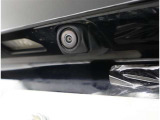 バックカメラが付いているので後方確認が非常にしやすいです。今や運転初心者も熟練者も必須装備!ついていて損はないですね♪