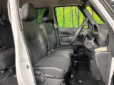 運転席シート廻りは使用感も少なく、良好な状態となっています。丁寧に使われていたことがよくわかりますね。